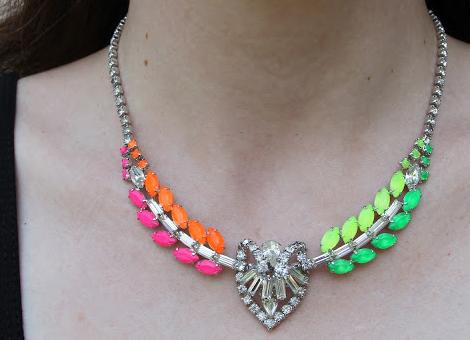 hacer-collares-neon-5