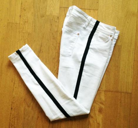 pantalones de moda con banda lateral